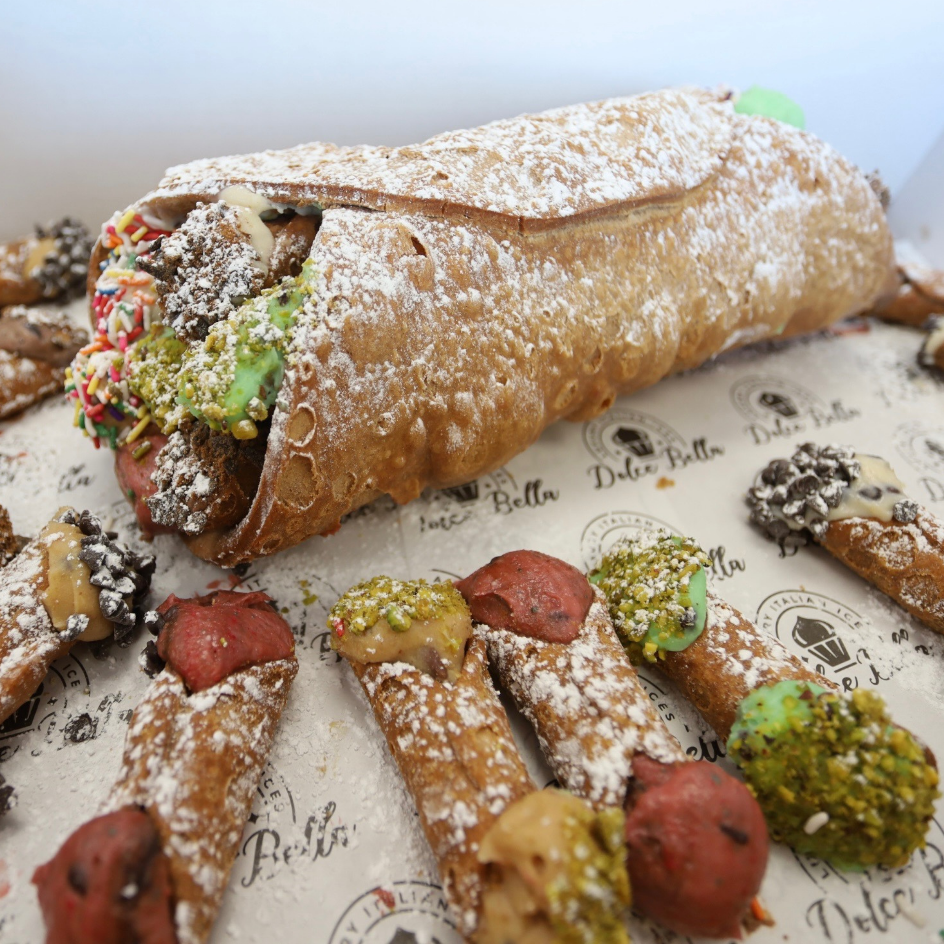 Holi Cannoli